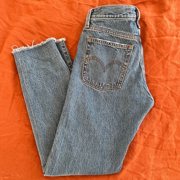 Levi Wedgie Jeans - Picture 3 of 3